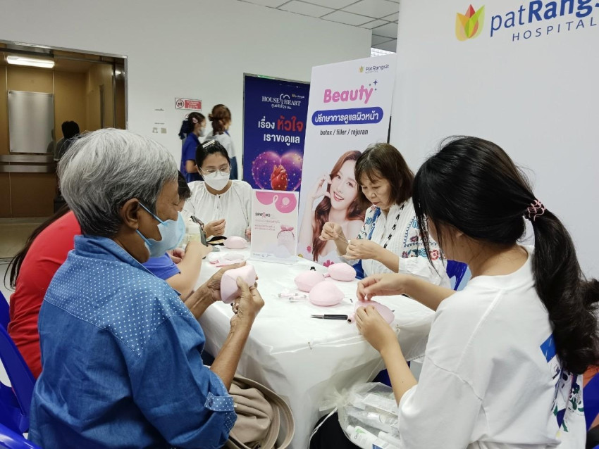 ซาบีน่า ร่วมเป็นส่วนหนึ่งในบูธกิจกรรม Women Health โรงพยาบาลแพทย์รังสิต